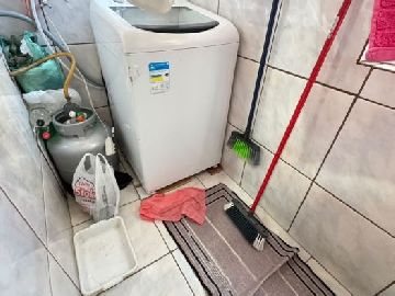 AREA DE SERVI�O